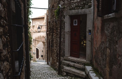 Sermoneta Apartment | Aurora Medieval House - Casa delle Rondini
