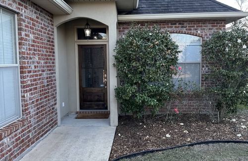 Hammond House | Aurora Place hosted by Andi