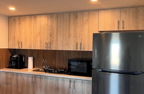 Airdrie Apartment | Aurora spot, cozy 1 bedroom basement, lake view, 20nMins from airport.