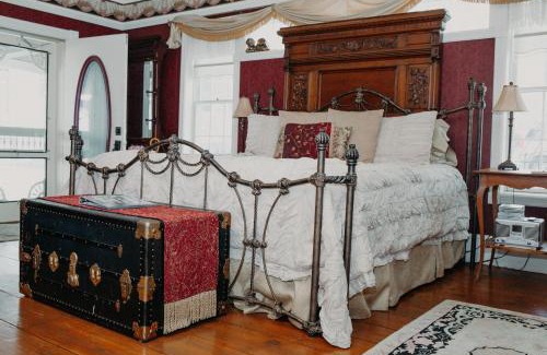 Stillwater Hotel | Aurora Staples Inn
