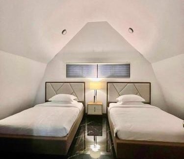 Clark Freeport Resort | Aurora Villas and Cabin Resort
