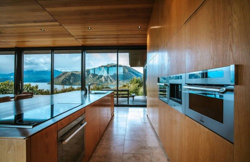 Wanaka House | Aurum | Magnificent views | 3 bedroom luxury villa