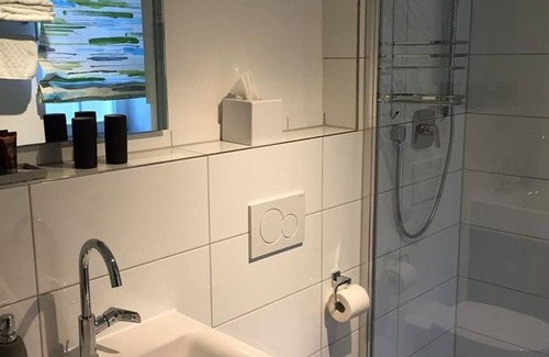 Weisenheim am Berg Bed & Breakfast | Auslese - Holiday apartment - Alter Winzerhof