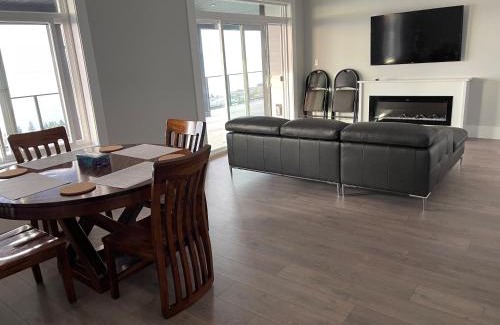 Regional District of Nanaimo House | Auspicious Sea View House
