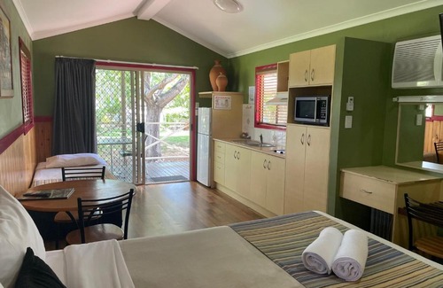 Richmond Hill Resort | Aussie Outback Oasis Holiday Park