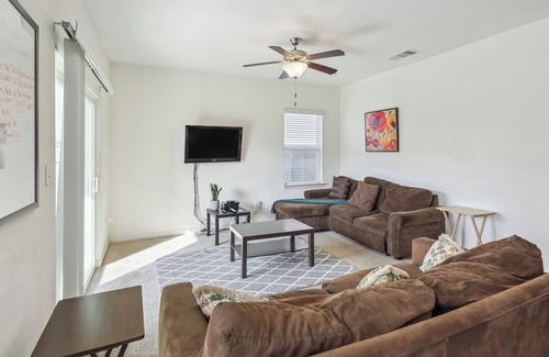 Manor House | Austin Area Vacation Rental ~ 18 Mi to Downtown!