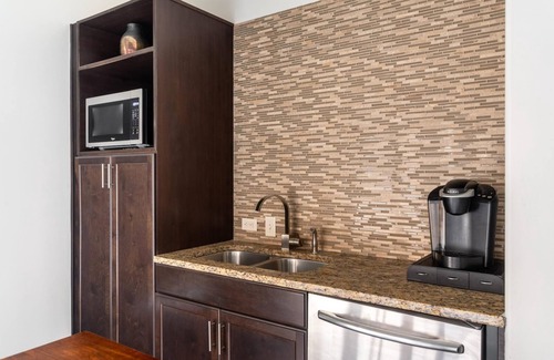 Waller Creek District Apartment | Austin | Awesome Studio Apartment