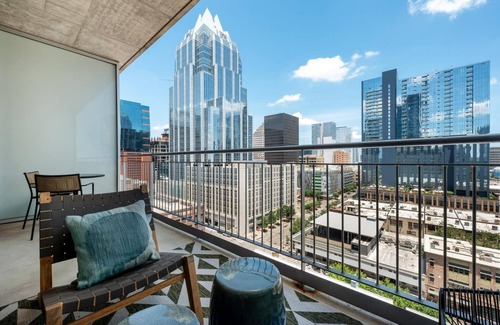 Waller Creek District Apartment | Austin | Awesome Studio Apartment