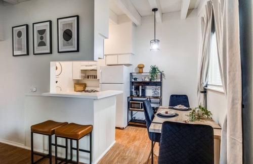 North University Apartment | Austin Central | Pet-Friendly | 10 min to Downtown