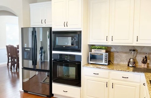 Sunset Valley House | Austin Charm Home by The Key Rentals