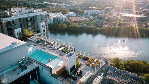 Rainey Street Historic District House | Austin Downtowner Rooftop Pool by Barclé