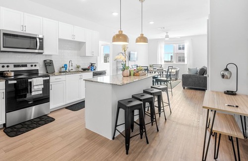 Kyle Apartment | Austin Oasis 2BD/2BA with roll away twin bed