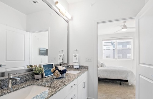 Kyle Apartment | Austin Oasis 2BD/2BA with roll away twin bed