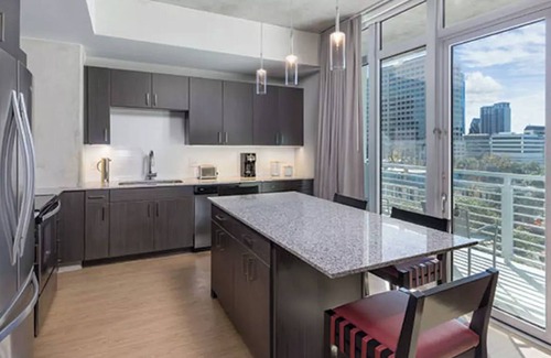 Civic District Condo | Austin Resort Studio Suite Friday Check-In