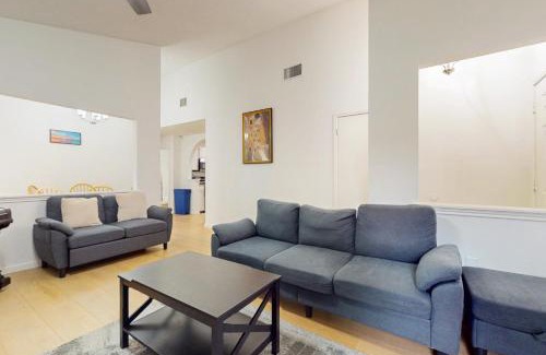 Buckingham Estates House | Austin Retreat