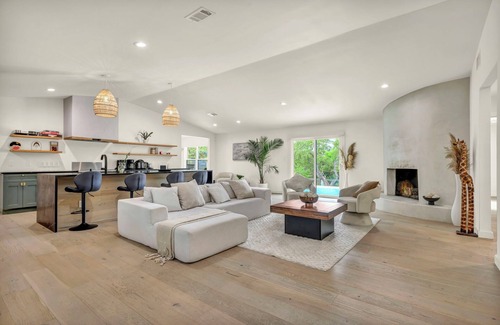 West Oak Hill House | Austin Sanctuary: Modern Haven Near Zilker Park