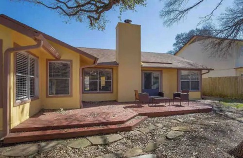 Anderson Mill House | Austin’s Hipster Getaway! - 20 miles to Downtown