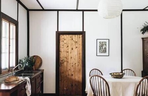 Basket Range House | Australian Heritage Design Stay - Pickers Hut