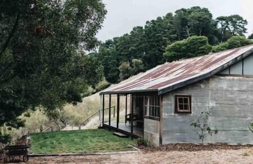Basket Range House | Australian Heritage Design Stay - Pickers Hut