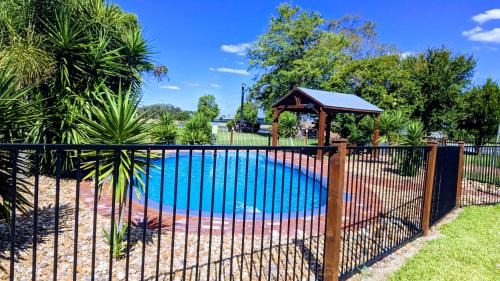 Gumly Gumly Hotel | Australian Homestead Motor Lodge