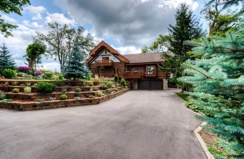 Township of Woolwich House | Austrian Log housen