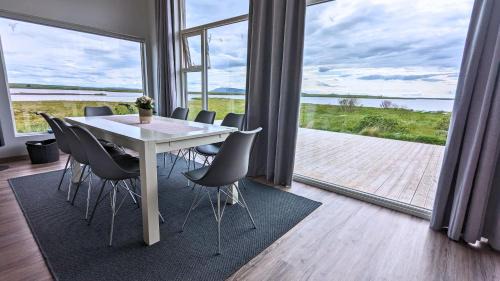 Laugarvatn Villa | Austurey - Lakefront Villa