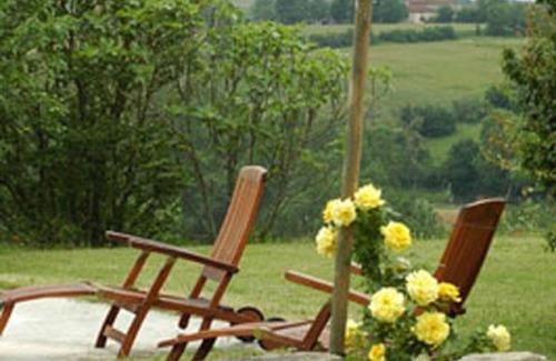 Auriac-sur-Vendinelle Cottage | Autan roses, Character Cottage in Lauragais Auriac/Vendinelle