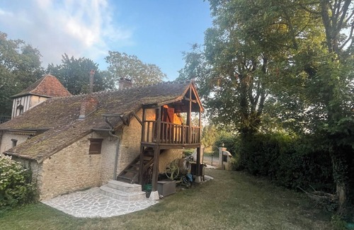 Sury-en-Vaux House | Authentic house, large garden with trees, in the middle of the Sancerre vineyards.
