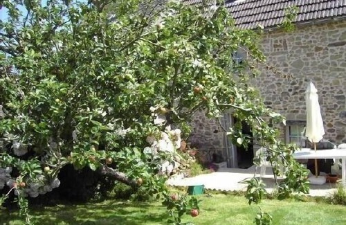 Saint-Germain-des-Vaux House | auth. stone house in the village of St Germain ds Vaux
