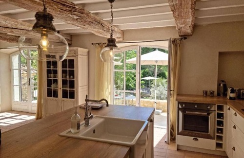 Saint-Martin-de-Castillon House | Authentic dream home in Provence