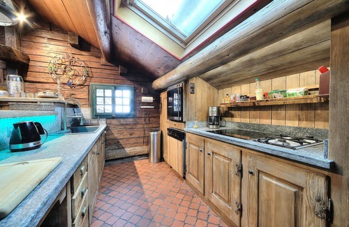 Les Contamines-Montjoie Ski Chalet | Authentic, warm, luxurious chalet, swimming pool, jacuzzi, sauna and fireplace