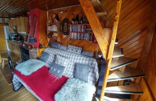 Saint-Etienne-de-Tinee Ski Chalet | Authentic detached chalet on the Place d'Auron