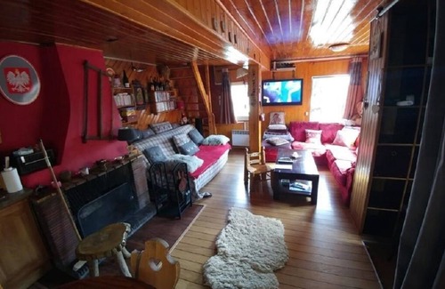 Saint-Etienne-de-Tinee Ski Chalet | Authentic detached chalet on the Place d'Auron