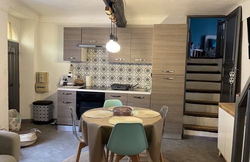 Tourrettes-sur-Loup House | AUTHENTIC 3-ROOM APARTMENT IN THE HEART OF THE VILLAGE