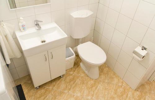 Erzsebetvaros Apartment | Authentic Akacfa Apartment