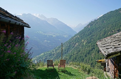 Toerbel House | Authentic, beautiful chalet, from 1679. Refurbished. At an altitude of 1,800 m.