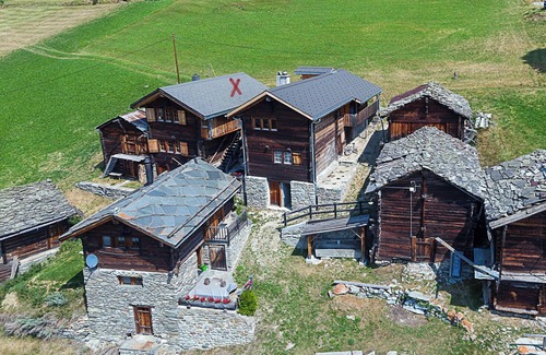 Toerbel House | Authentic, beautiful chalet, from 1679. Refurbished. At an altitude of 1,800 m.