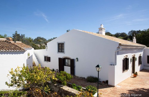 Quinta das Raposeiras Villa | Authentic big quinta with swimming pool on large grounds.