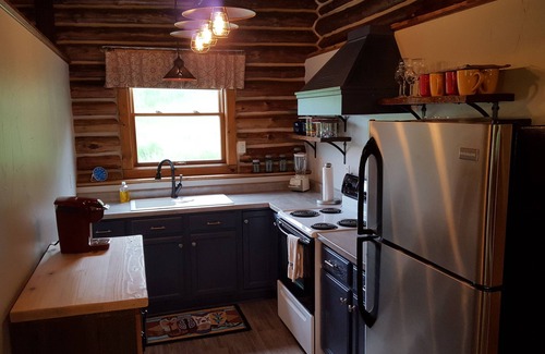 Benchmark Cabin | Authentic Black Hills Creekside Cabin