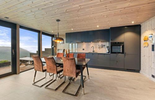 Valle House | Authentic Cabin Life With Løefjell View