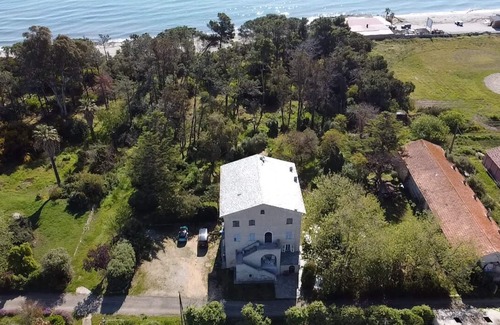 Aleria House | Authentic Corsica on the beach. 8-room apartment in family home.