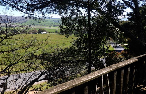 Towong Cottage | Authentic Country Escape – Timber Cottage 500m from the Upper Murray River