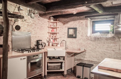 Puy-l'Eveque House | Authentic country house with new private pool