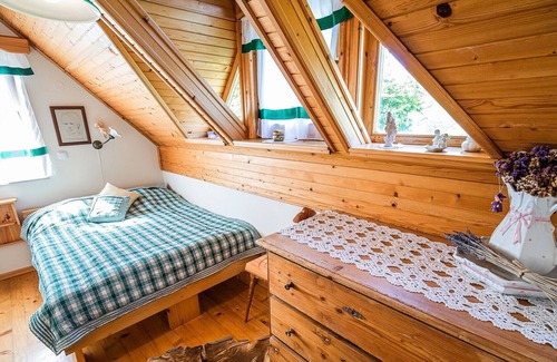 Krsko Villa | Authentic Countryside Villa with Hot tub