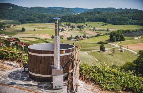 Krsko Villa | Authentic Countryside Villa with Hot tub