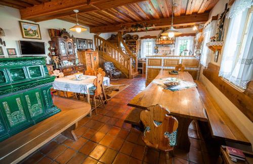 Krsko Villa | Authentic Countryside Villa with Hot tub