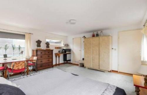 Stadionbuurt House | Authentic Dutch Houseboat in Amsterdam Zuid