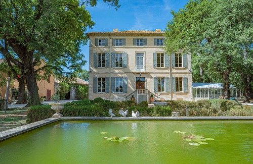 Le Pontet Villa | Authentic family home in the heart of Provence