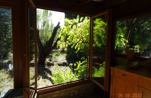 Pernes-les-Fontaines Ski Chalet | Authentic detached Provencal mazet with swimming pool