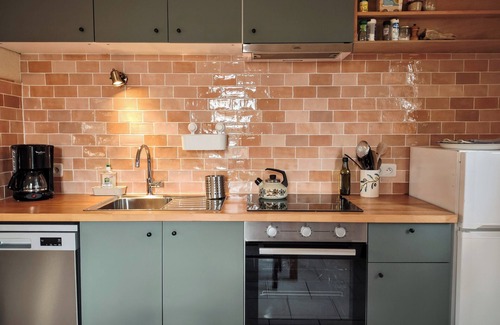 Paulhiac House | Authentic gîte with shared pool in the middle of nature.